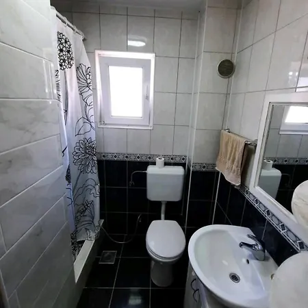 Ilidza فله مع حديقة