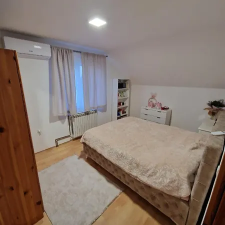 Villa Ilidza فله مع حديقة *